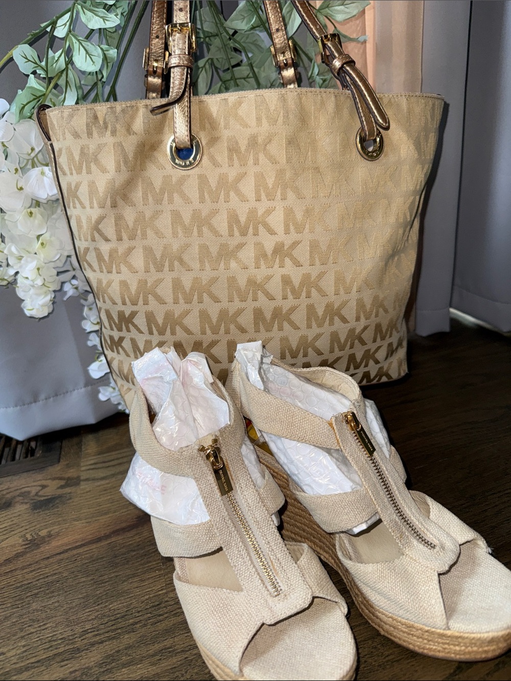 Michael Kors Beige MK Logo Tote Bag - Signature Canvas Tote